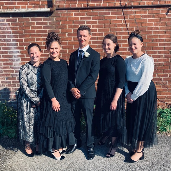 Meet your Posher, Cassie - Picture 6 of 10